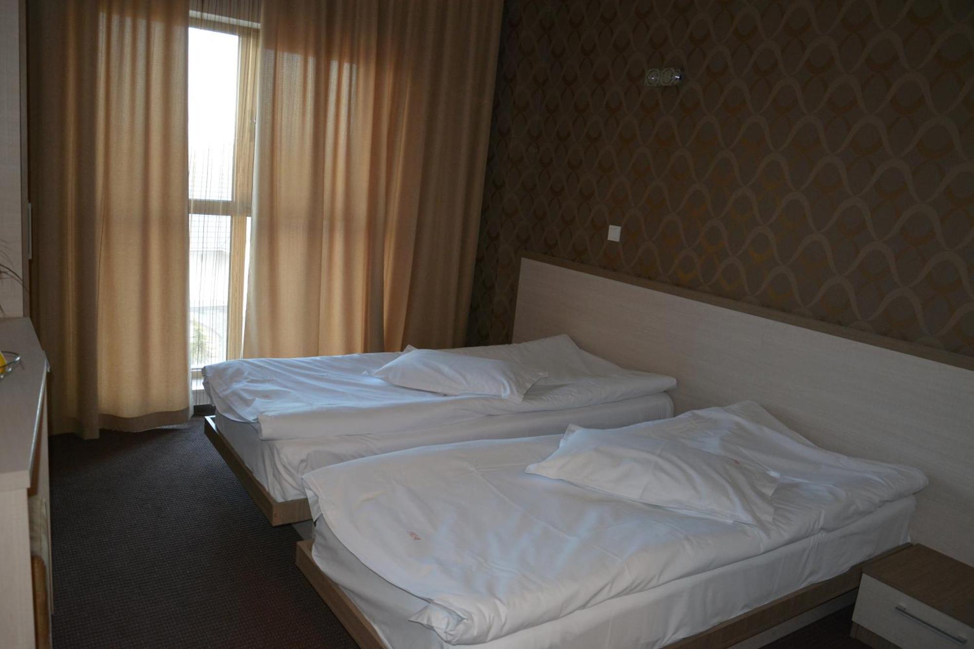 Albert Hotel Ploieşti Chambre photo