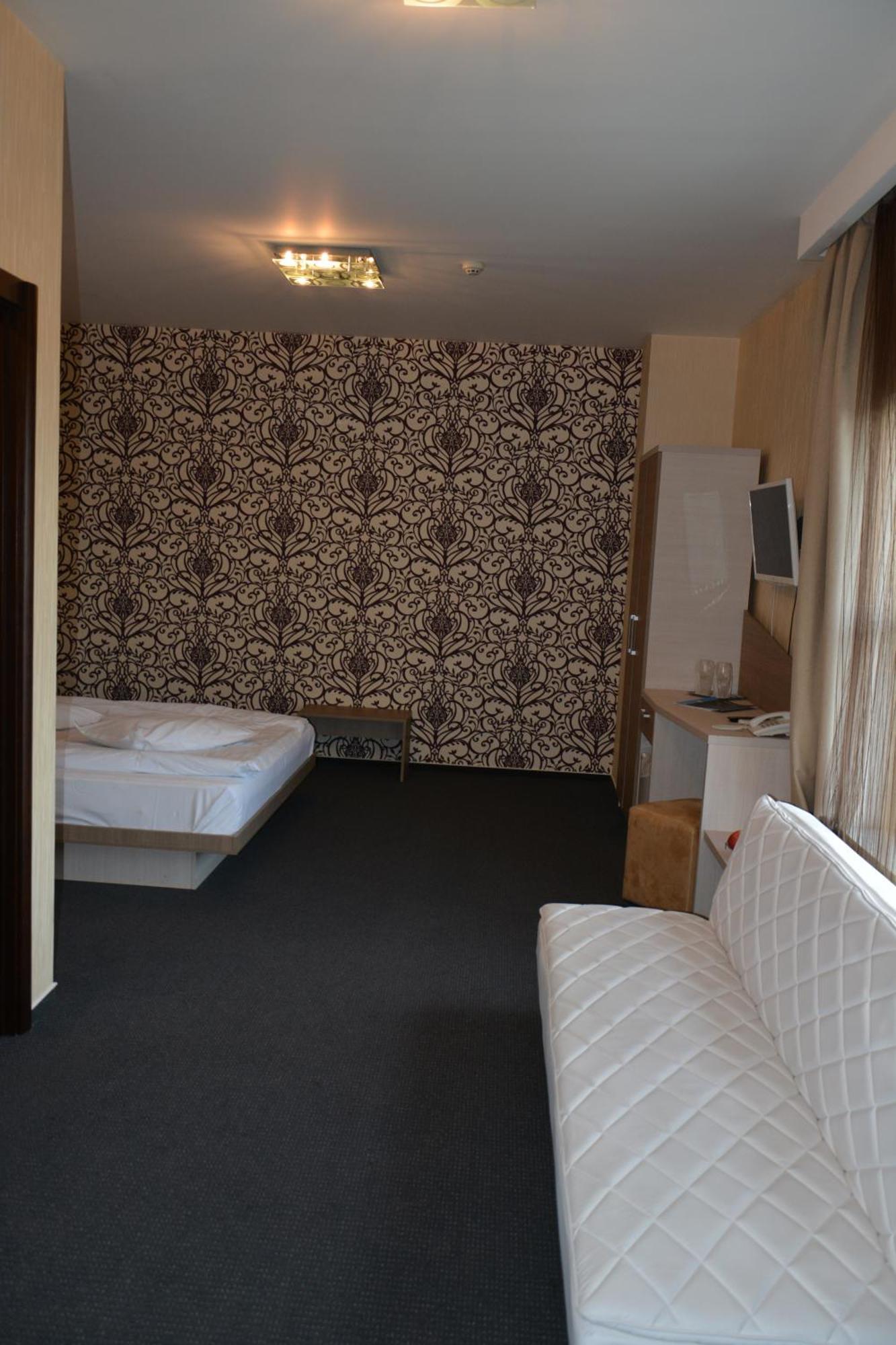 Albert Hotel Ploieşti Chambre photo