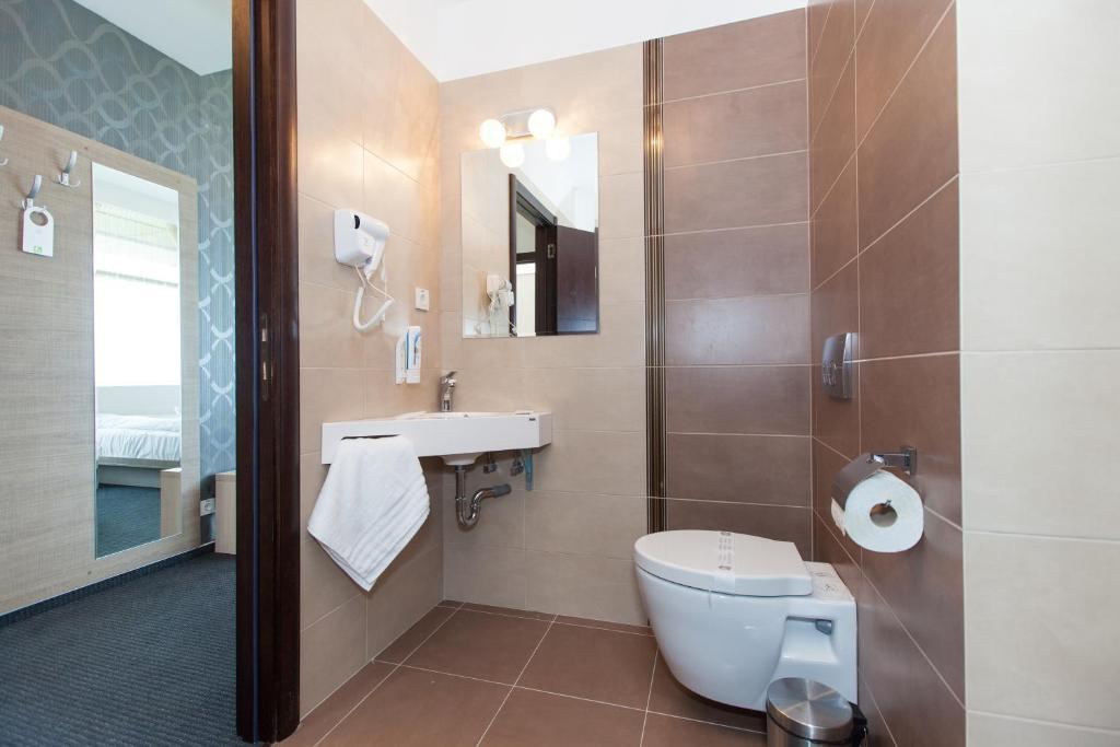 Albert Hotel Ploieşti Extérieur photo